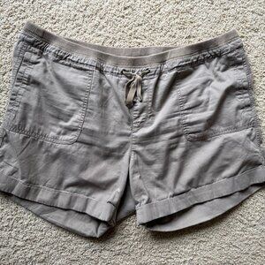 Old Navy Women's Khaki Tan Shorts  Size XL